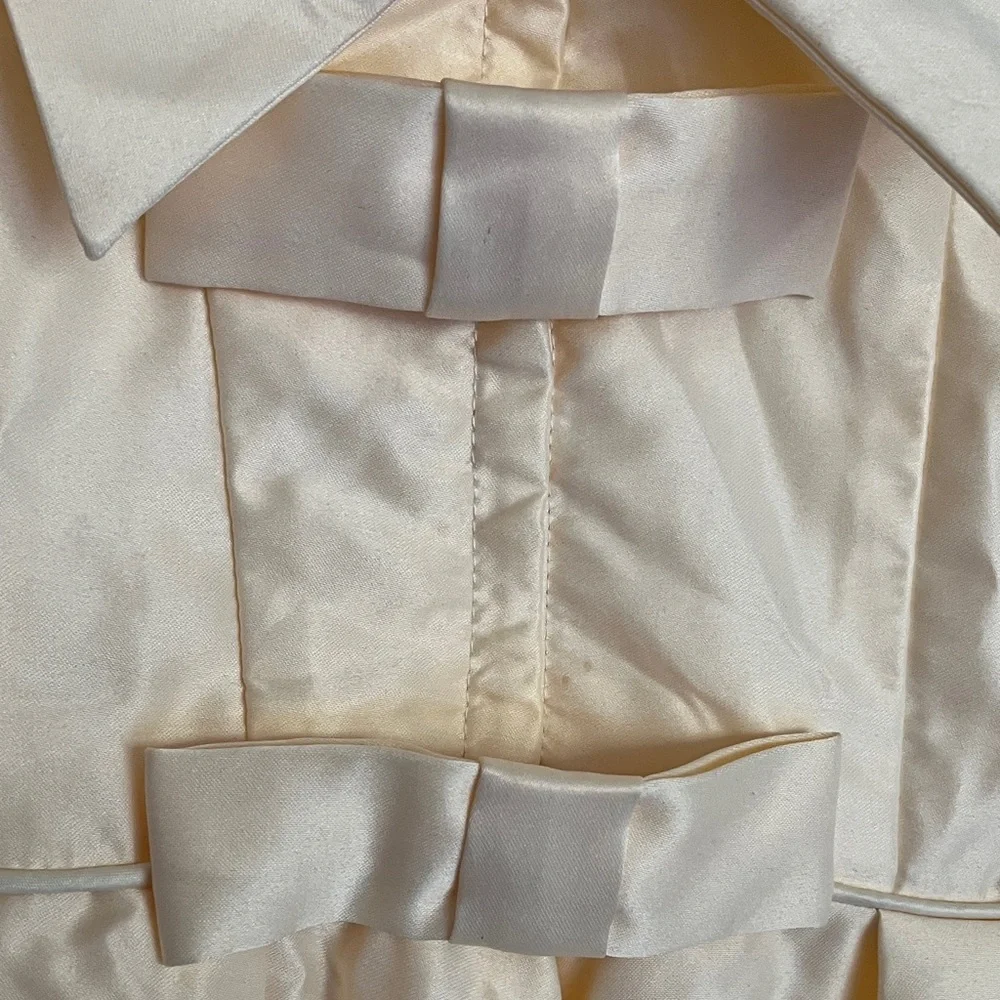 Unique Vintage Ivory Bow Detail Dress - Picture 7 of 9